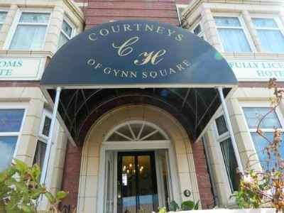 Courtneys Of Gynn Square