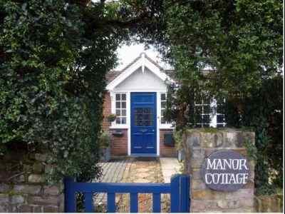 Manor Cottage Bed and