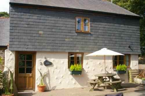 St Keverne Cottage 378750